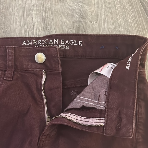 American Eagle maroon jean shorts size 2 - Picture 7 of 7